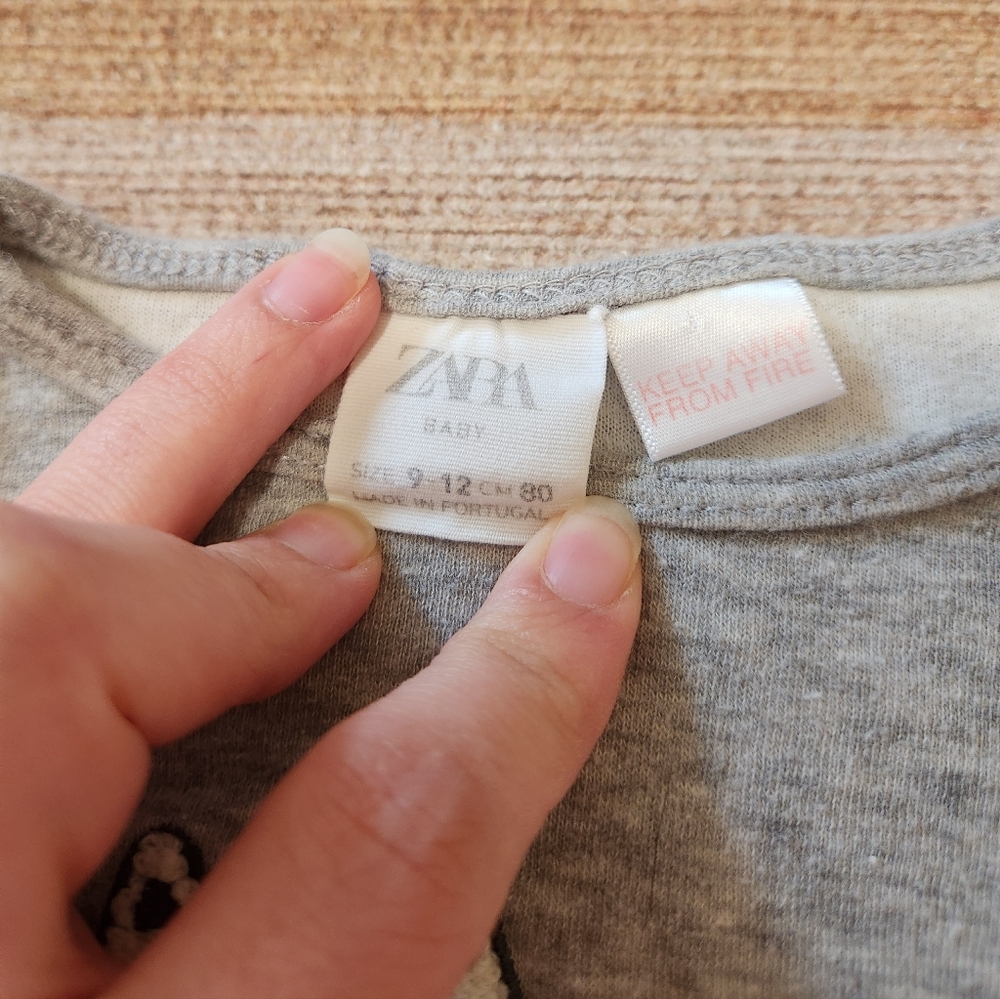 🌻5/$20🌻 Zara mama cat baby t-shirt - Picture 2 of 4